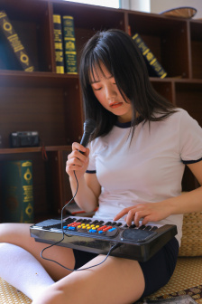 巨乳保姆